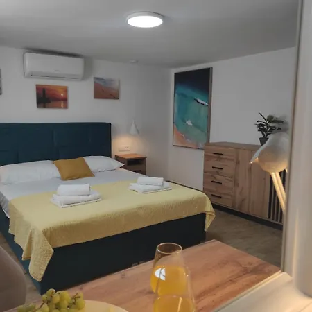 Lunaris Apartment